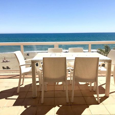 Beachfront Apartment In La Cala De Mijas Exterior photo