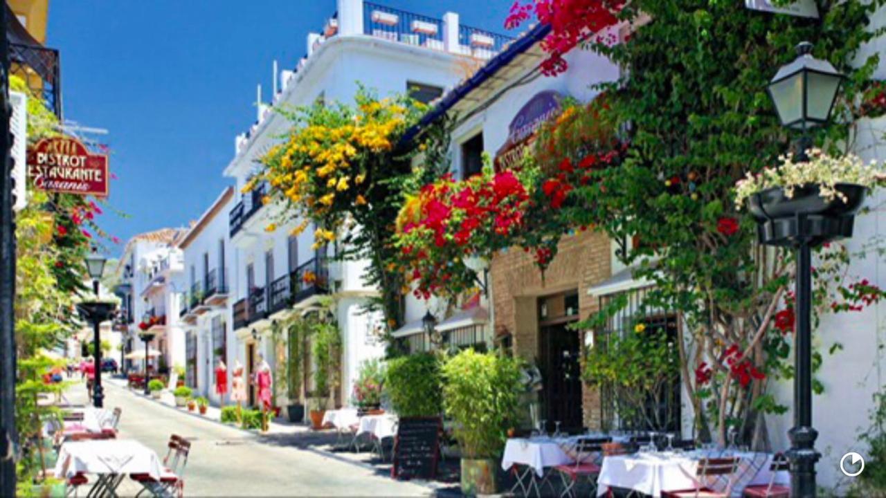 Beachfront Apartment In La Cala De Mijas Exterior photo