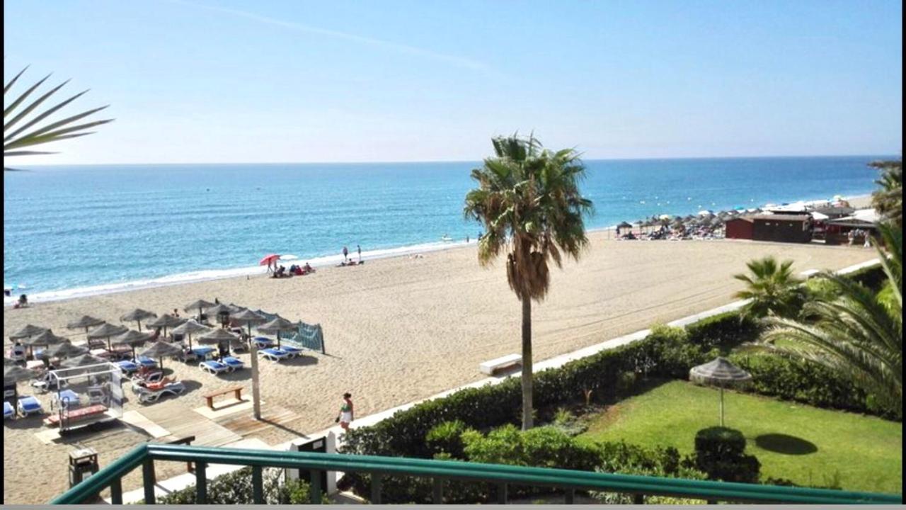 Beachfront Apartment In La Cala De Mijas Exterior photo