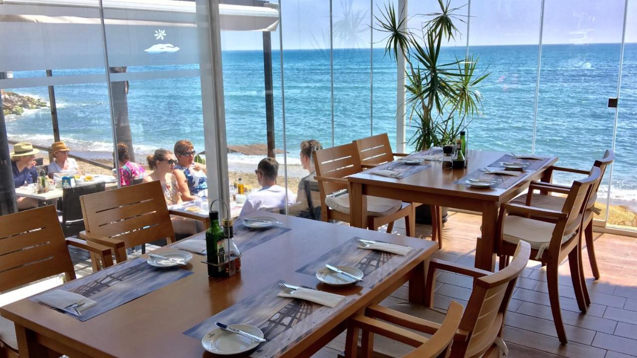 Beachfront Apartment In La Cala De Mijas Exterior photo