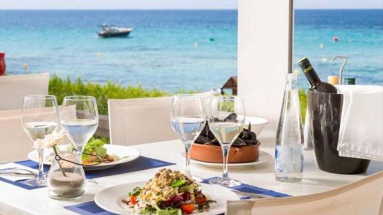 Beachfront Apartment In La Cala De Mijas Exterior photo