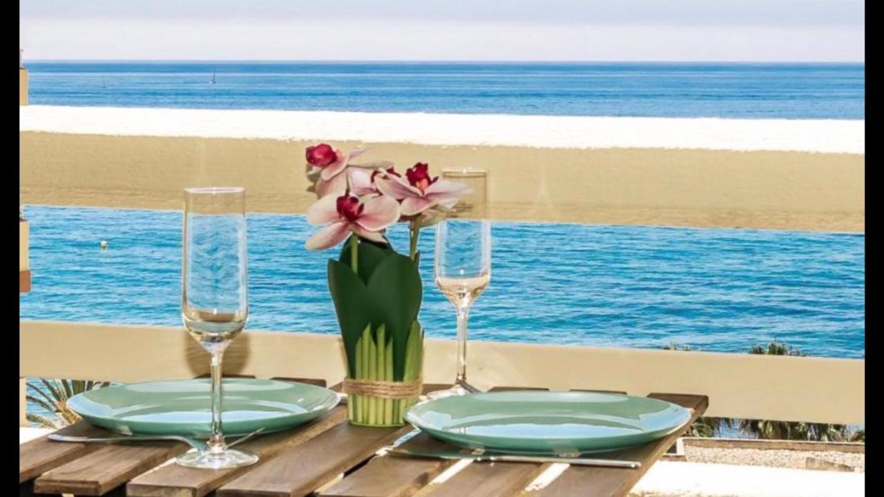 Beachfront Apartment In La Cala De Mijas Exterior photo