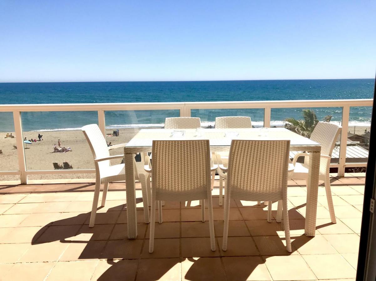 Beachfront Apartment In La Cala De Mijas Exterior photo