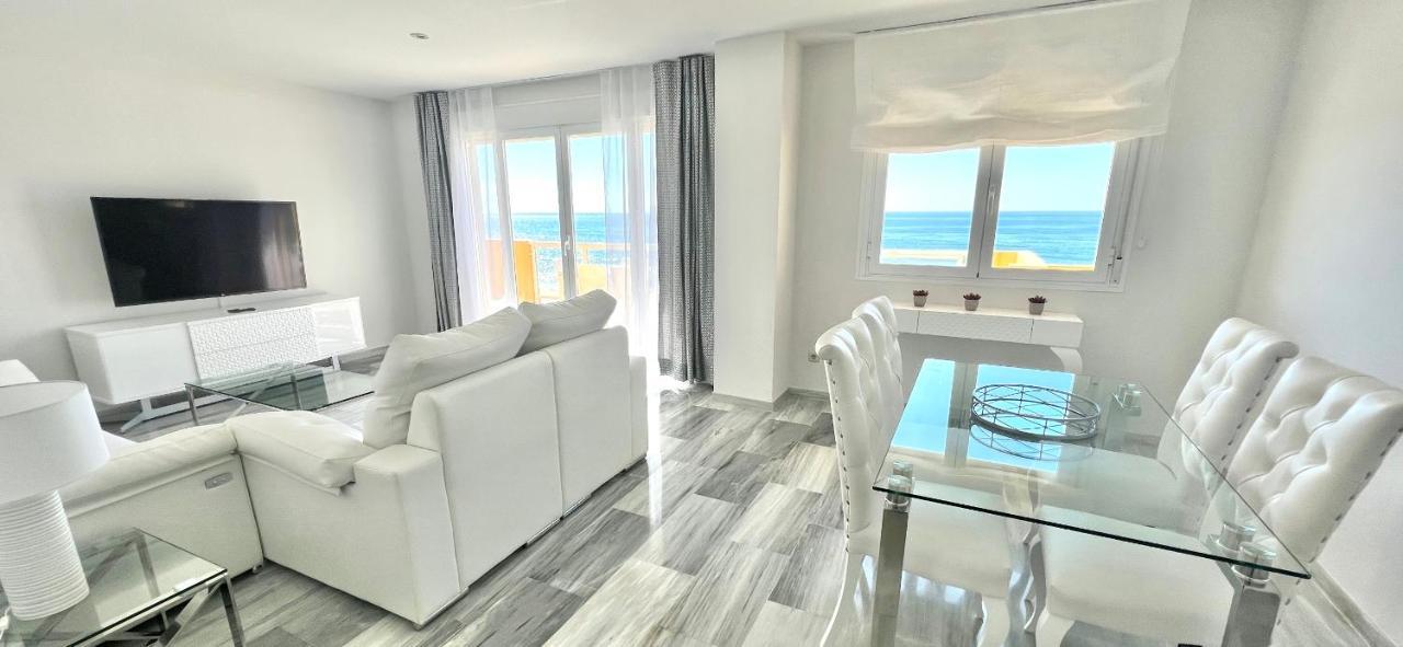 Beachfront Apartment In La Cala De Mijas Exterior photo